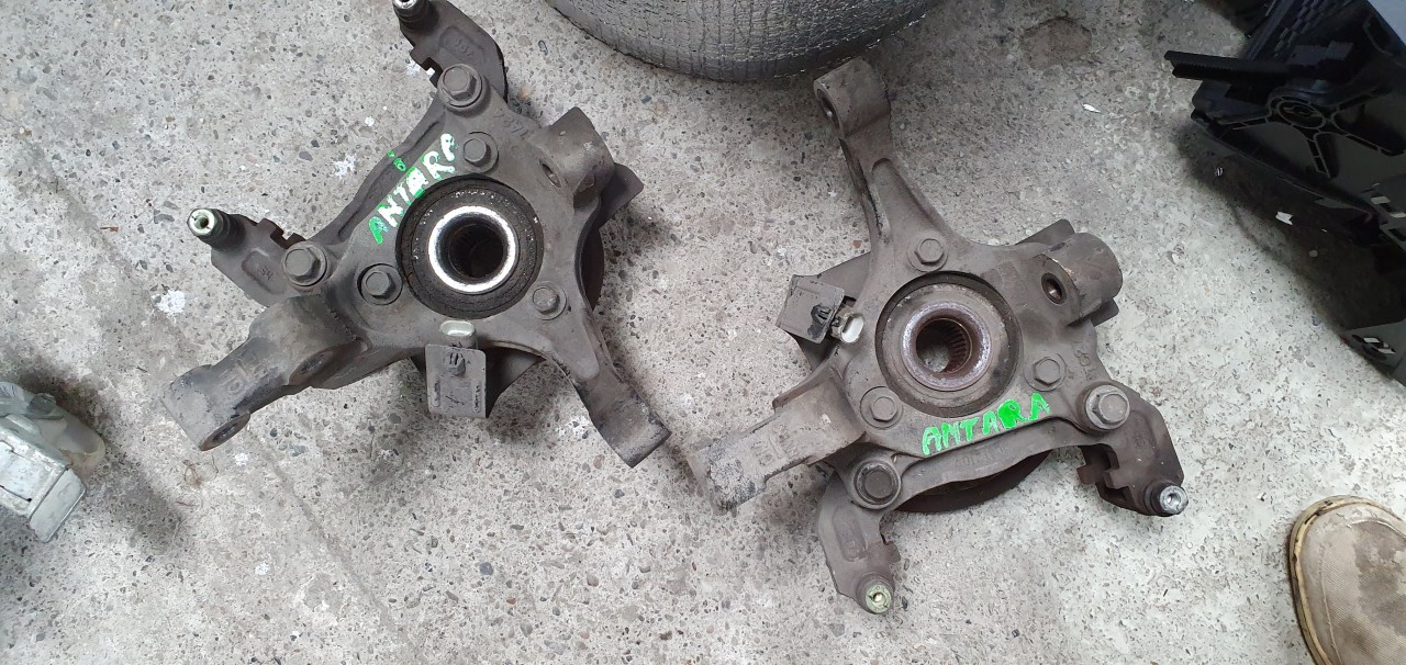 Fuzeta stanga dreapta fata Opel Antara 2
