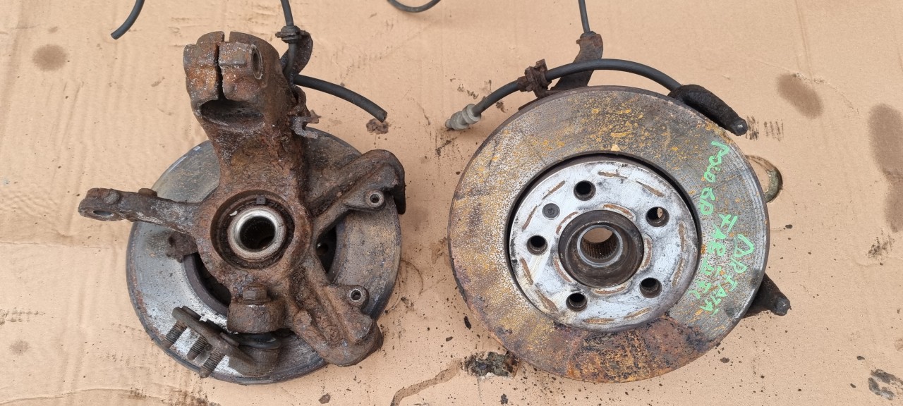 Fuzeta stanga / dreapta fata Vw Polo 6R 2010 2011 2012 2013