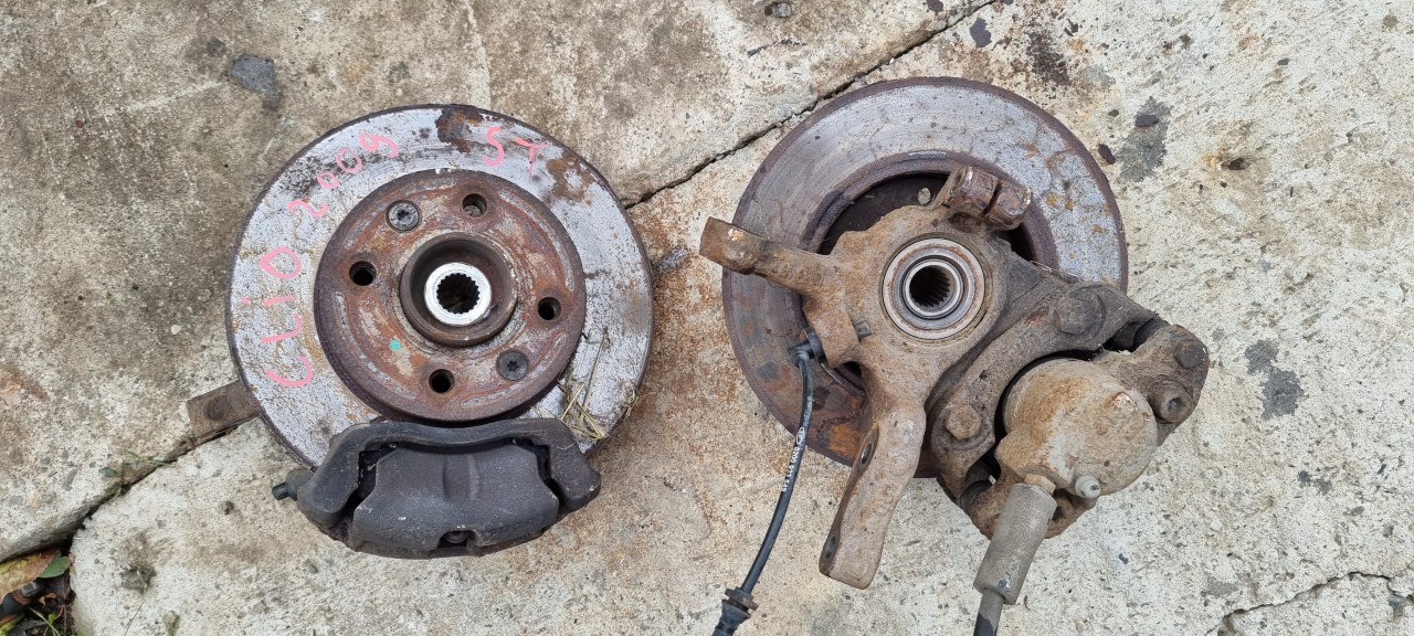Fuzeta stanga /dreapta Renault Clio 3 Symbol 1.2 TCE 2009 2010 2011 2012