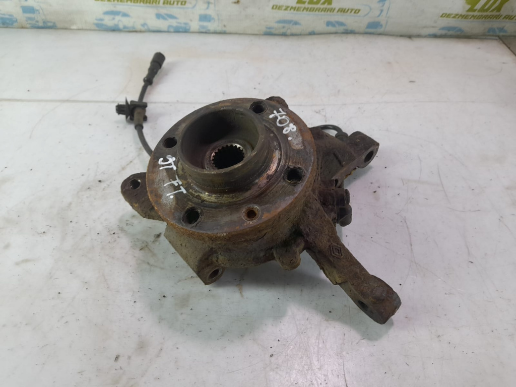 Fuzeta stanga fata 1.6 benzina K4M700 Renault Megane [facelift] [1999 - 2003] 1.6 benzina K4M700