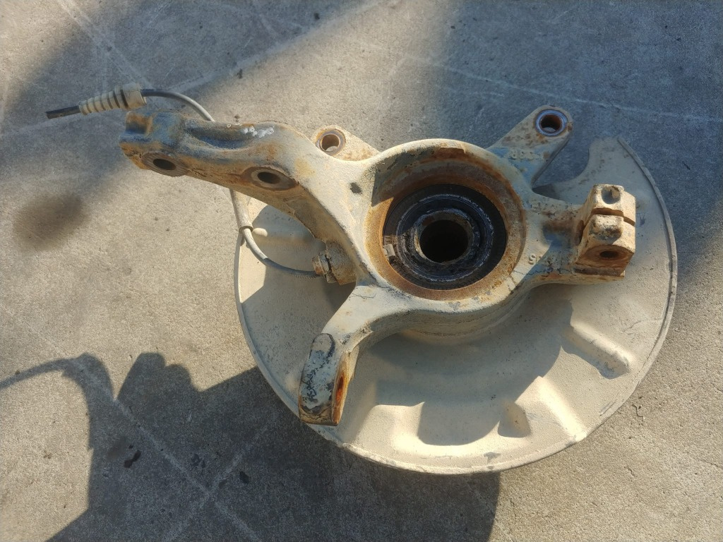 Fuzeta stanga fata 1.9 d suzuki sx4 fiat sedici