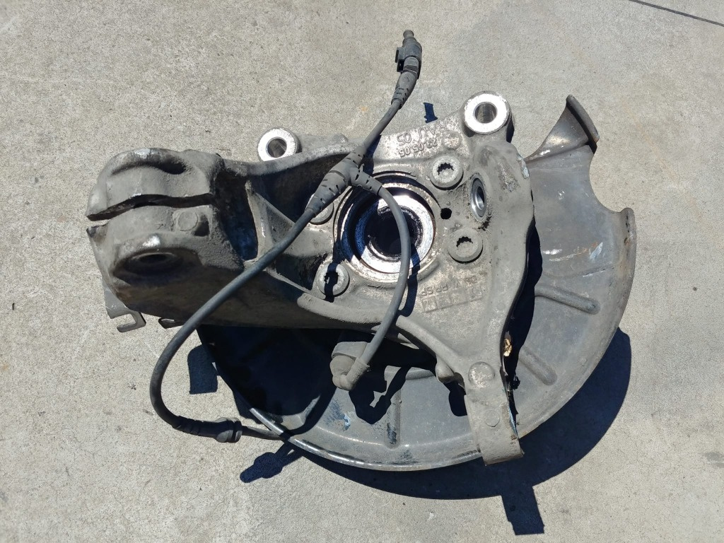Fuzeta stanga fata 2.0 tdi bmp vw passat b6