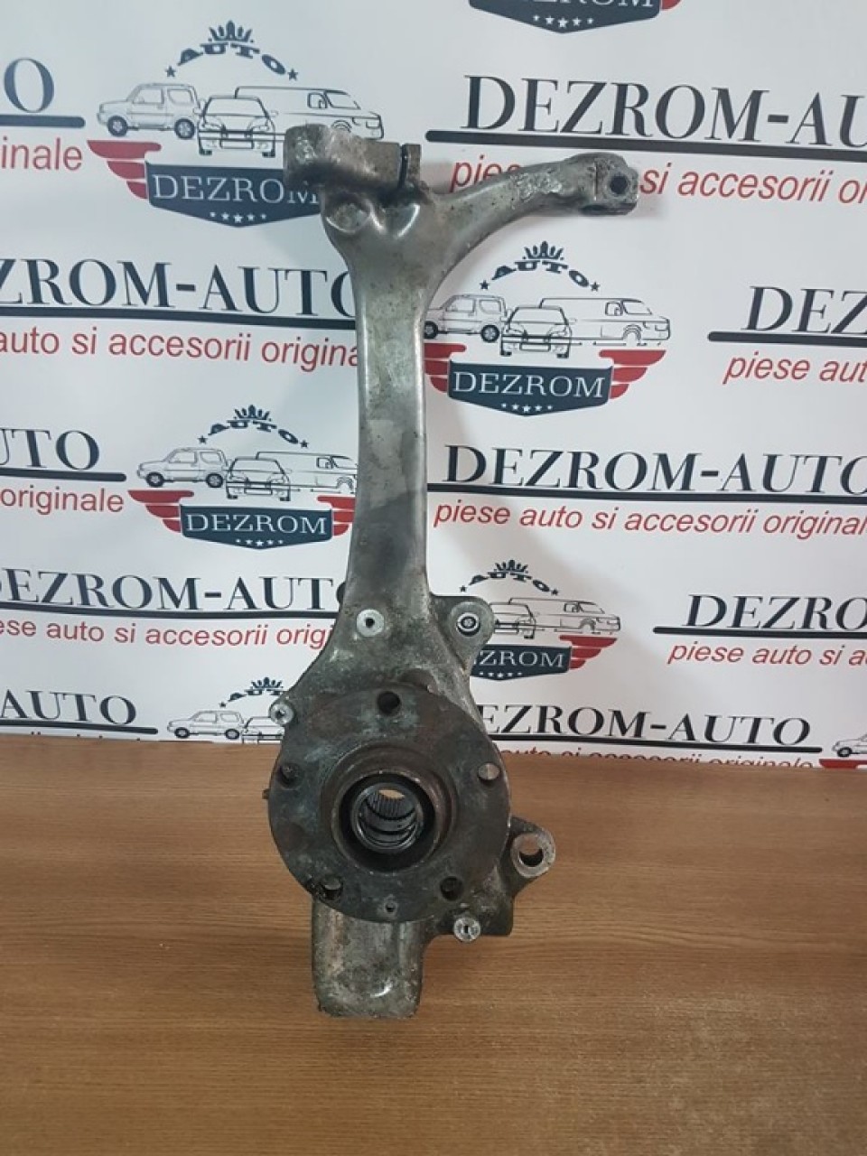 Fuzeta stanga fata 8E0407257F audi a4 8e b7 3.0 tdi asb 233 cai
