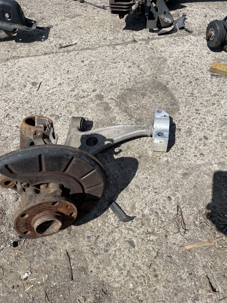 Fuzeta stanga fata Audi Q3 2.0 Motorina 2013, -