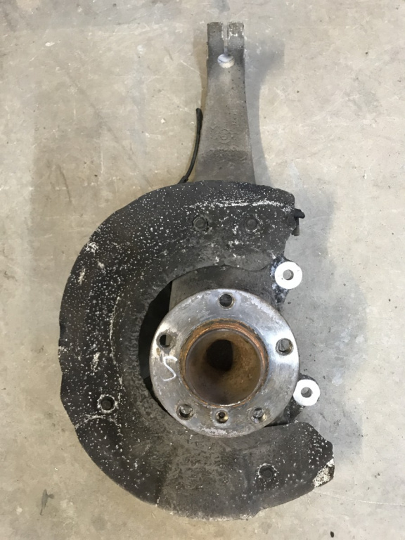 Fuzeta stanga fata BMW F11 F10 combi 2012 (cod intern: 28100)