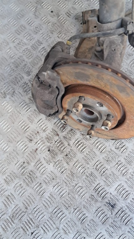 Fuzeta stanga fata Citroen Berlingo 2.0 HDI cod motor RHY , transimie manuala an 2004