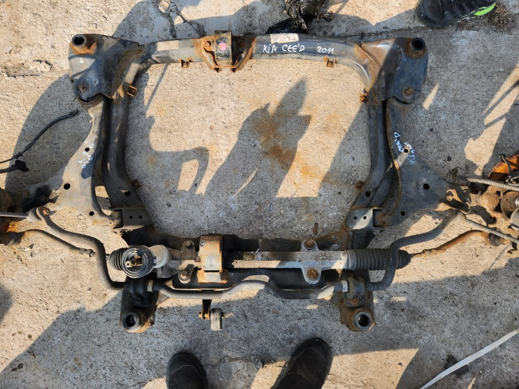 Fuzeta stanga fata Kia Ceed 1.6 CRDI 2013 2014 2015 2016