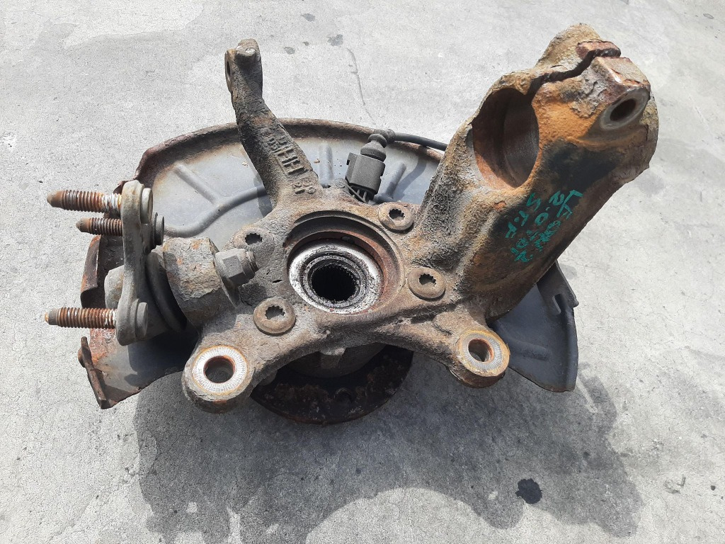 Fuzeta stanga fata seat leon 1p1 2.0 tdi 2005-2013