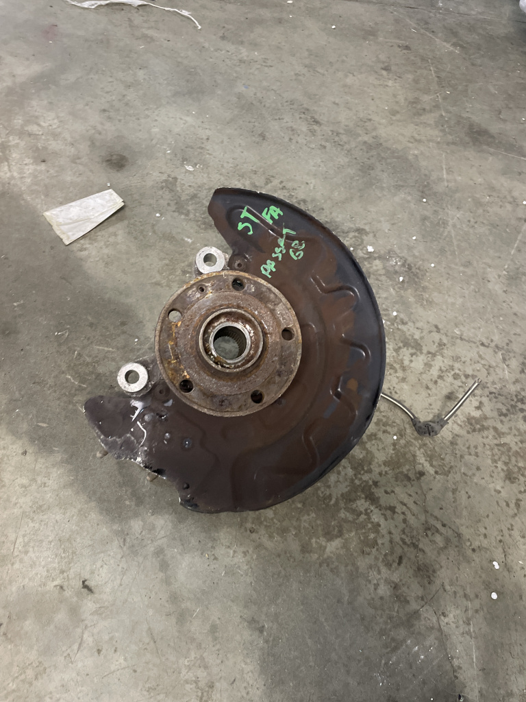 Fuzeta stanga fata Volkswagen Passat B8 2.0 Motorina 2016, -