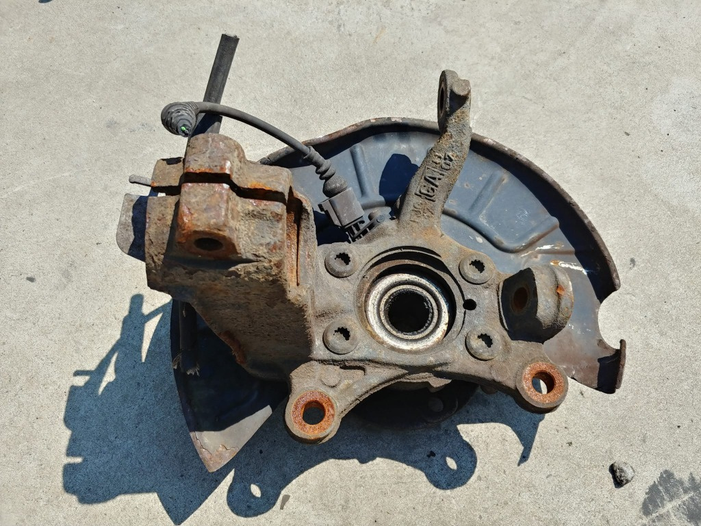 Fuzeta stanga fata vw caddy 3 1.9 tdi 1k0615312f