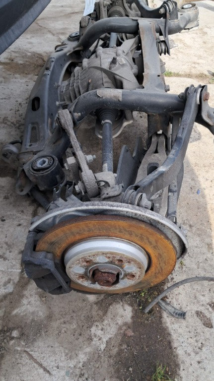 Fuzeta stanga spate AUDI A4 B9 an 2017 cod 8W0505431Q