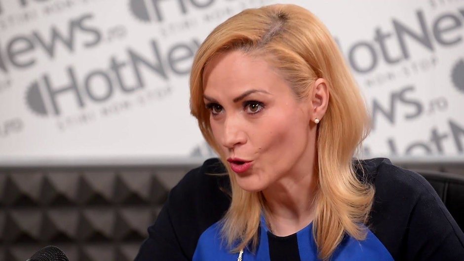 Gabriela Firea continua ideile halucinante: insista ca banii de carburant pentru parinti ne vor scapa de trafic