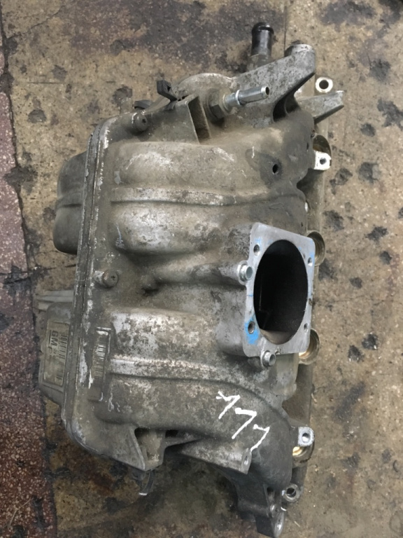 Galerie admisie cu gauri pentru gaz Opel Vectra C [2002 - 2005] Sedan 4-usi 1.8 MT (122 hp) Z-C/BB11/1.8 i