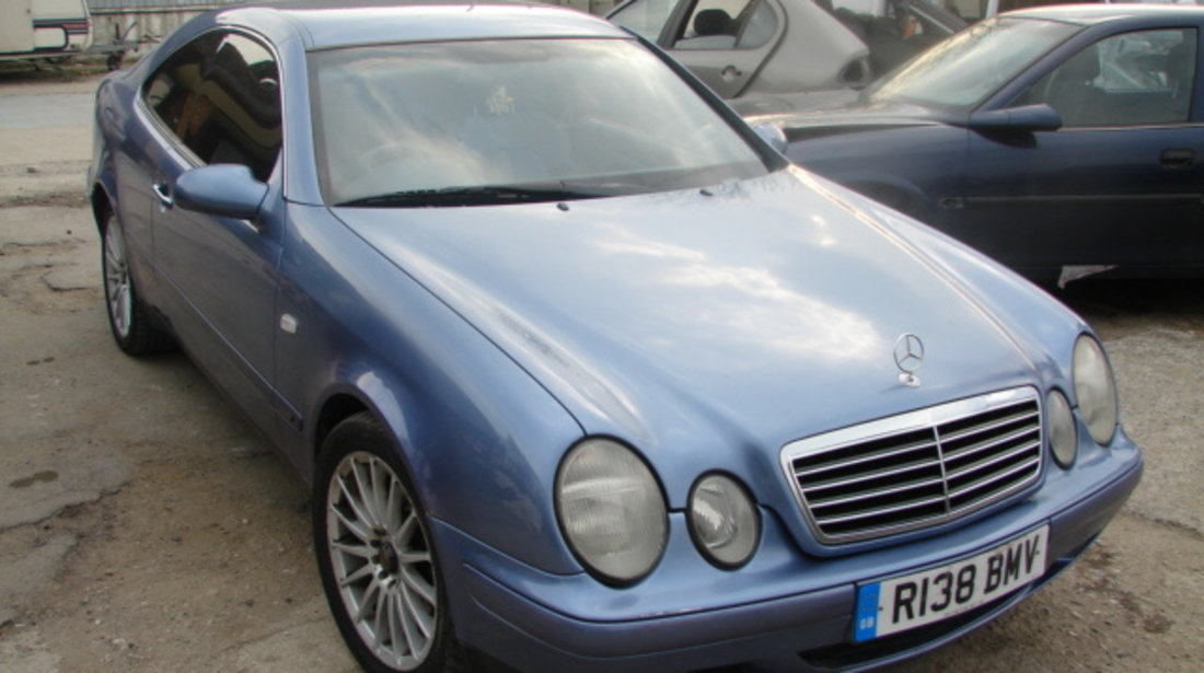 Galerie admisie cu gauri pt gaz Mercedes-Benz CLK-Class W208/A208 [1997 - 1999] Coupe CLK 230 AT (193 hp)