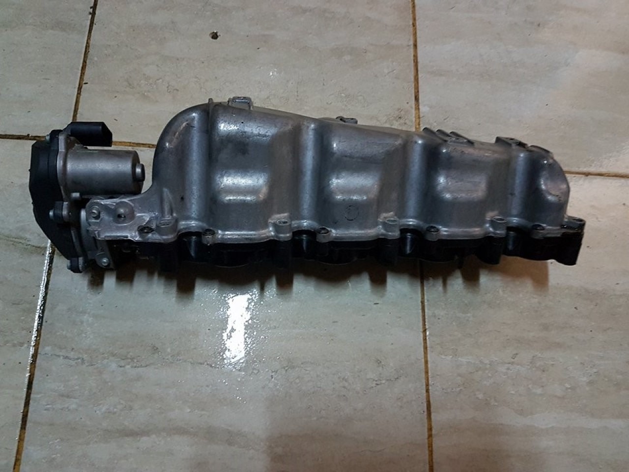 Galerie admisie cu motoras 03l129711e vw scirocco 2.0 tdi cbbb 170 cai