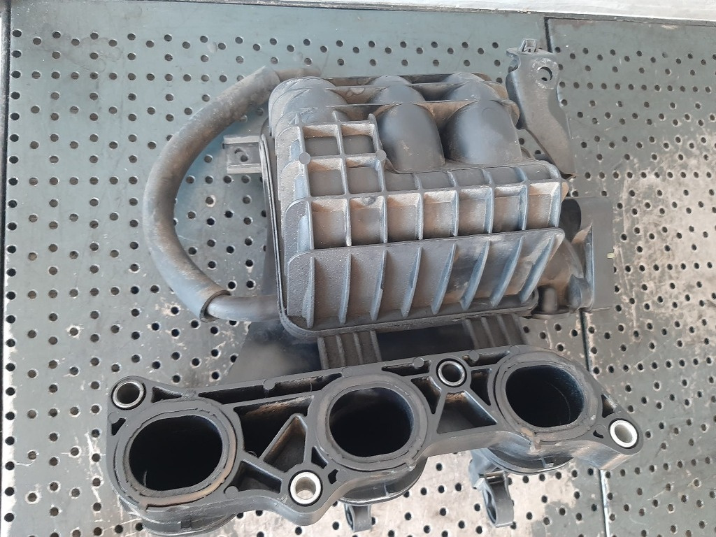 Galerie admisie mitsubishi colt 6 smart forfour 1.1b mn143824