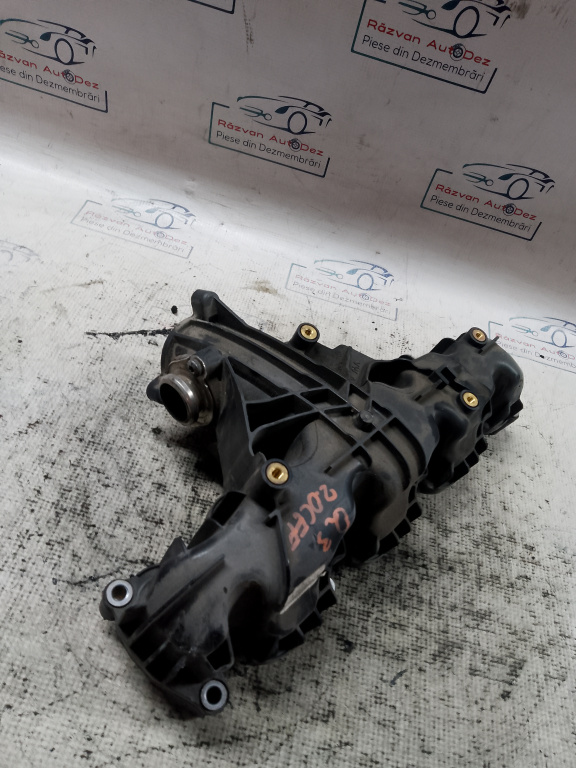 Galerie Admisie Plastic Audi Q3 2.0 2013