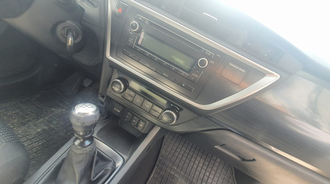 Galerie admisie Toyota Auris 2014 hatchback 1.4 d