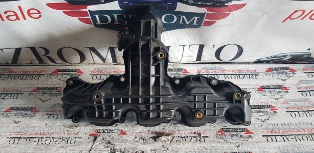 Galerie admisie VW Caddy 1.6 TDi 102 cai motor CAYD cod piesa : 03L129711AL