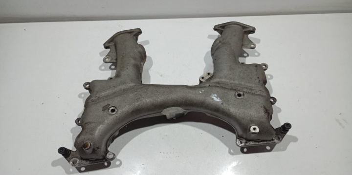 Galerie de admisie 057145770 4.2 TDI Volkswagen VW Touareg generatia 2 7P [2010 - 2014]