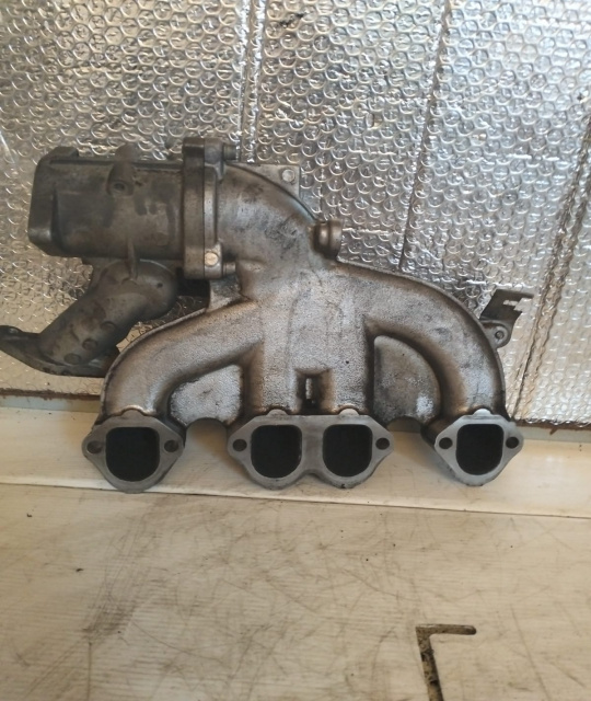 Galerie de admisie cod motor BLS 03G129713K Volkswagen VW Passat B6 [2005 - 2010] wagon 5-usi 1.9 TDI MT (105 hp)