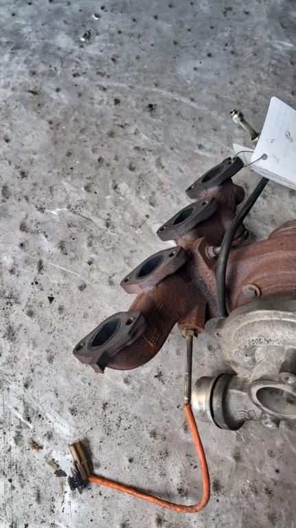 Galerie evacuare Renault Megane 1.5 dci 110 CP cod motor K9K transinie manuala an 2015