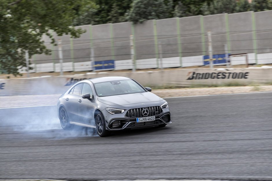 Galerie foto Mercedes-AMG A45 si CLA45