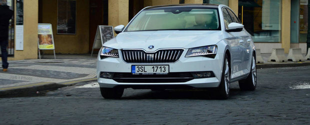 Galerie Foto: Noua Skoda Superb isi etaleaza formele pe strazile Cehiei