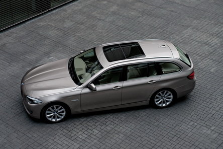 Galerie Foto: Noul BMW Seria 5 Touring - 150 motive sa il adori Galerie Foto: Noul BMW Seria 5 Touring - 150 motive sa il adori