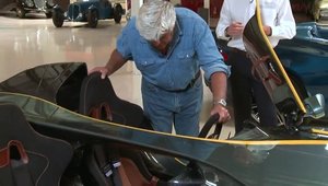 Garajul lui Jay Leno primeste o vizita surpriza: Aston Martin CC100 Speedster