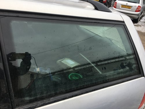 Geam Aripa Stanga Spate VW Passat B5 1996 - 2000