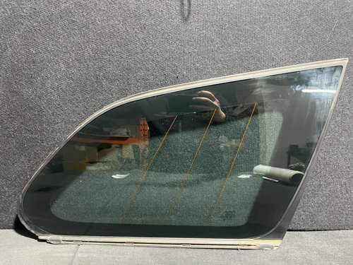 Geam caroserie dreapta spate VOLVO XC60 2.4 D5 Momentum 4x4 , Automat sedan 2009 (cod intern: 242284...