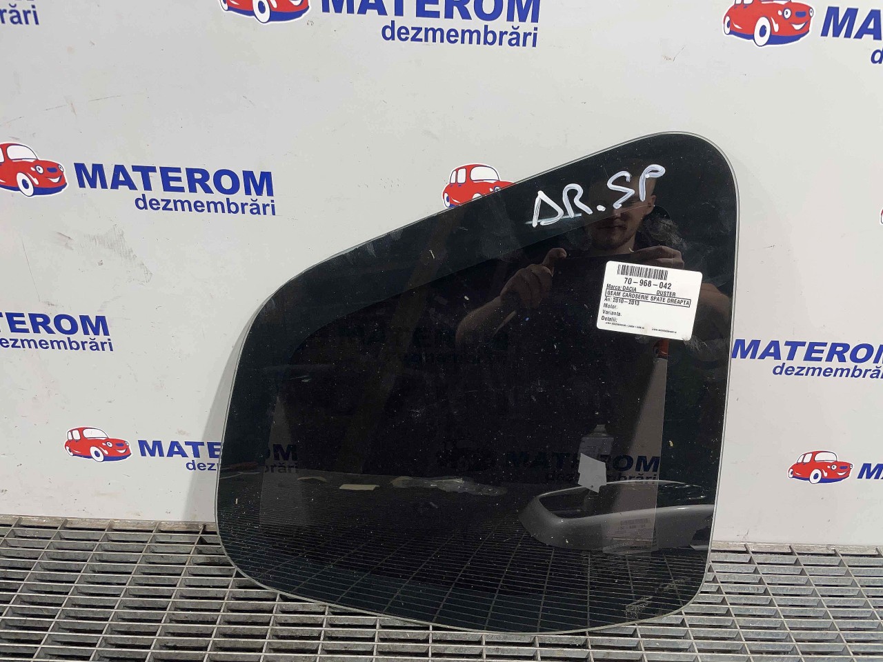 GEAM CAROSERIE SPATE DREAPTA DACIA DUSTER DUSTER - - (2010 2013)