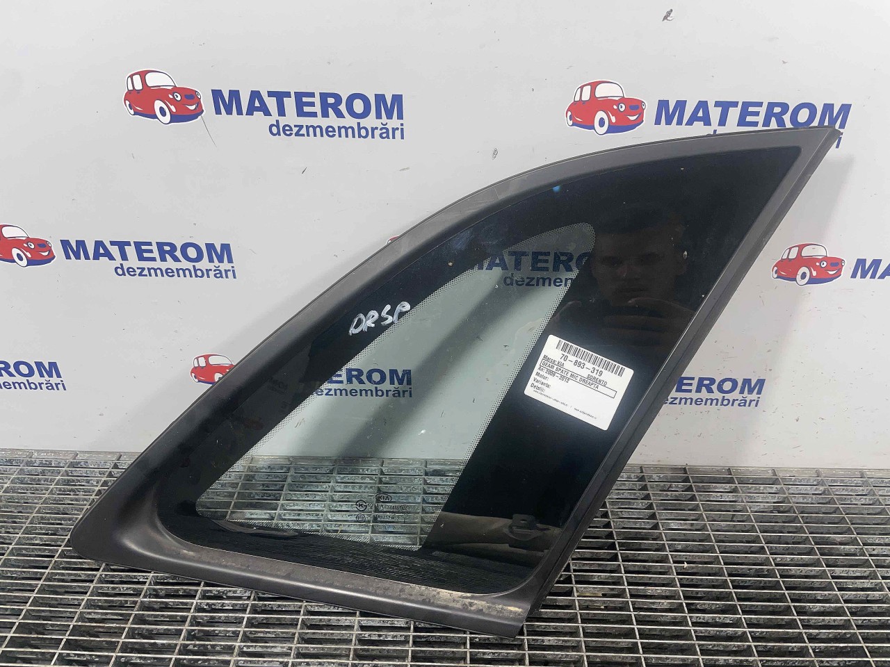 GEAM CAROSERIE SPATE DREAPTA KIA SORENTO SORENTO - - (2009 2012)
