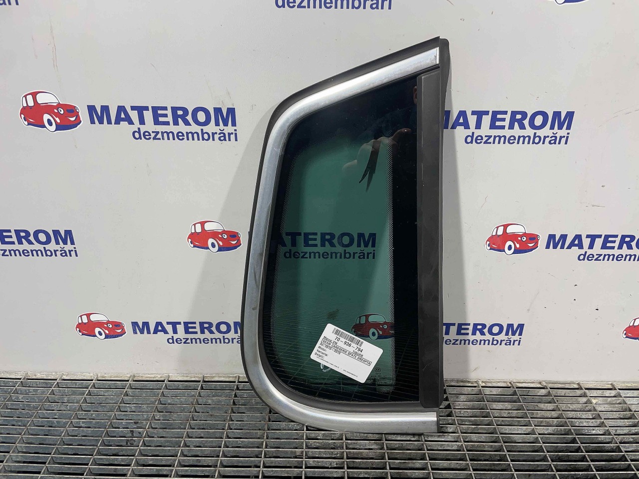 GEAM CAROSERIE SPATE DREAPTA VW TIGUAN - - (2010 2015)