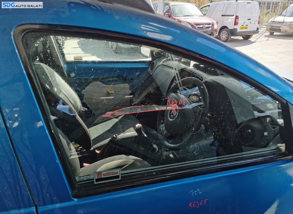 Geam Culisant Dreapta Fata de pe Usa Portiera Dacia Sandero 2 2012 - 2020 [K6404]