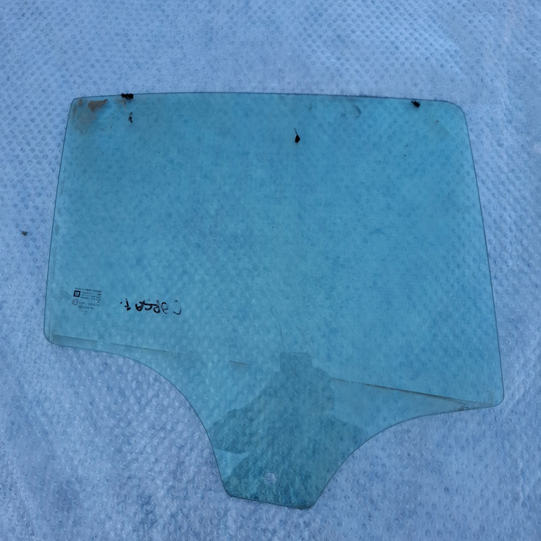 Geam Culisant Opel Corsa D 2006-2014 Spate Stanga Clar 43R000479, E000191, 43R-000479, Dot211M86As2 Saint-Gobain Sekurit