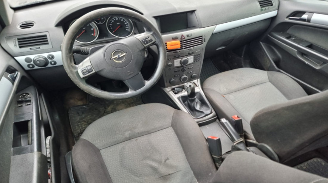 Geam dreapta fata Opel Astra H [2004 - 2007] 1.7 cdti Z17DTH