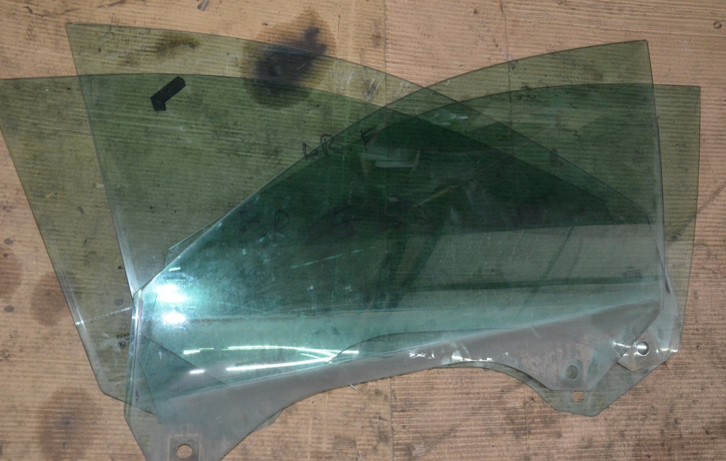 Geam dreapta sau stanga fata Audi A6 C5 1997 - 2004