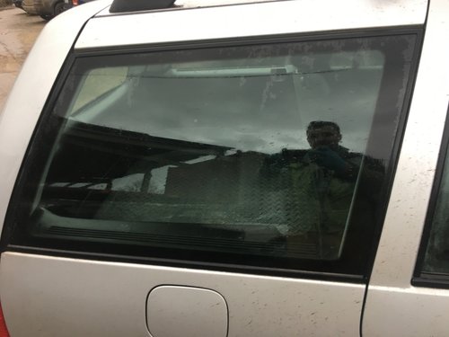 Geam Dreapta Spate Aripa VW Bora Break / Combi 1998 - 2005 Cod Culoare LA7W