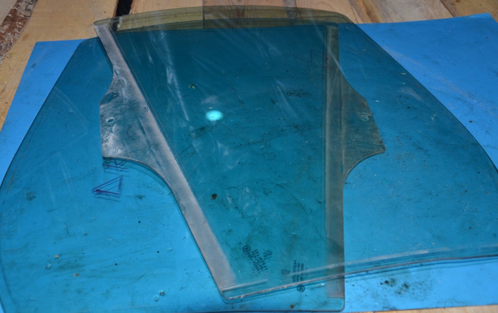 Geam dreapta spate Peugeot 406 2003