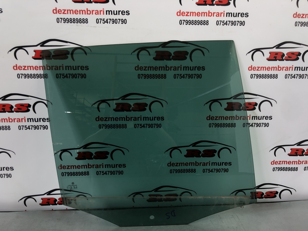 Geam dreapta spate Tiguan 2.0 TSI 200 CP sedan 2009 (cod intern: 91950)