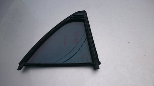 Geam dreapta spate triunghi Mercedes E class w211