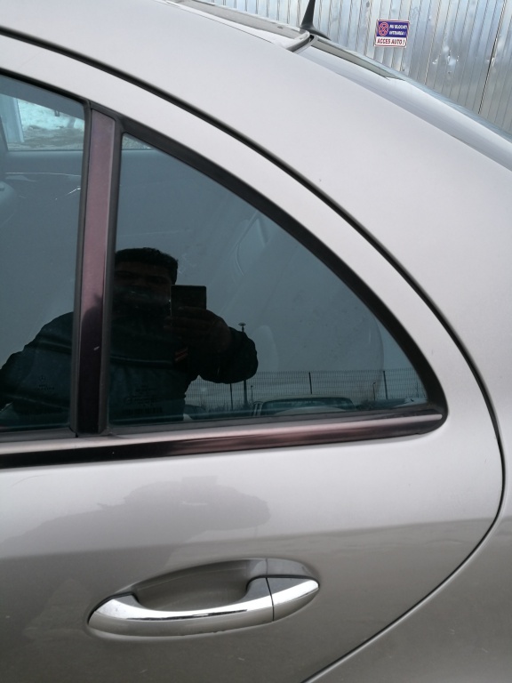 Geam dreapta spate triunghi Mercedes E class w211 Avantgarde