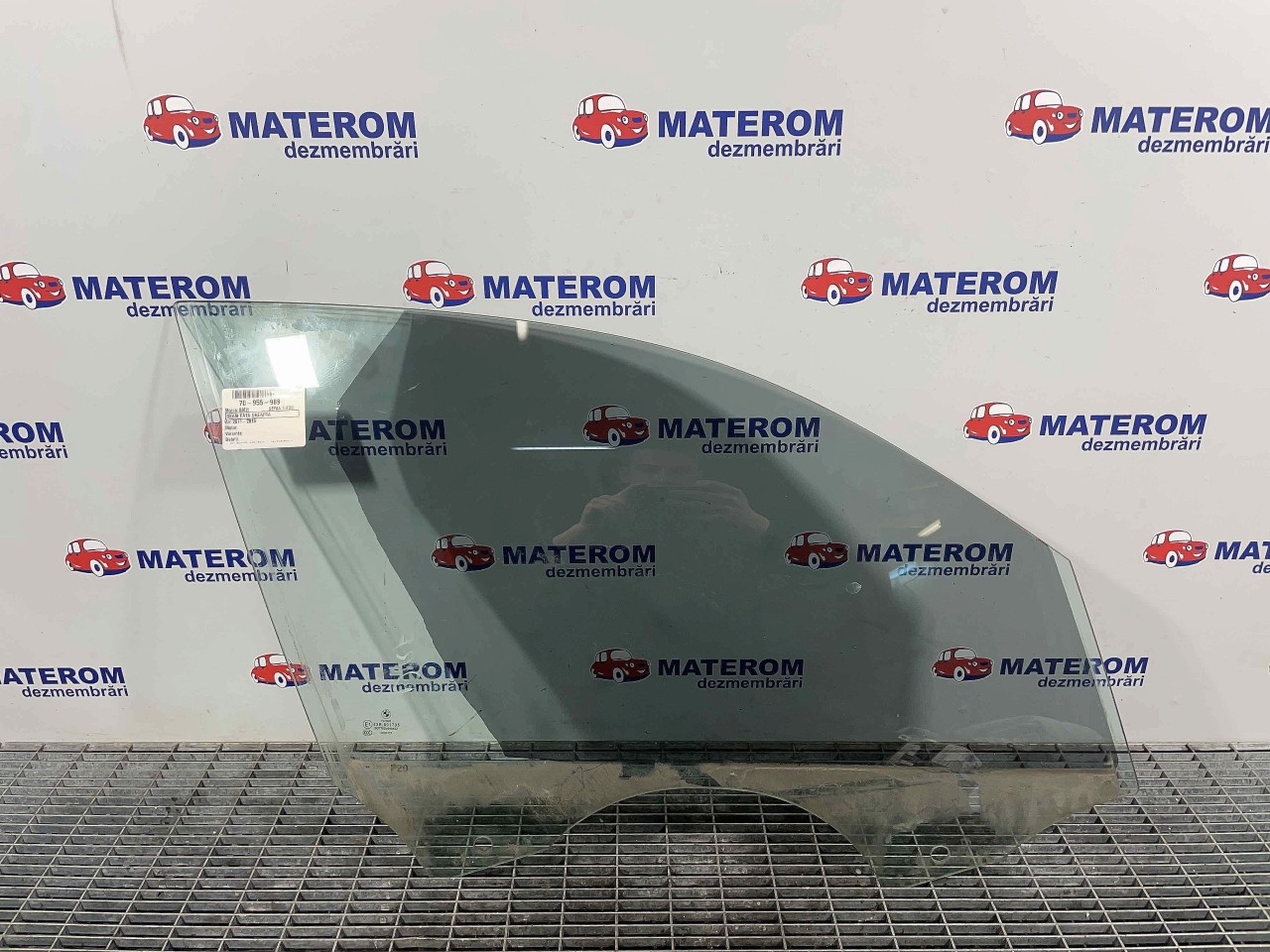 GEAM FATA DREAPTA BMW SERIA 1 F20 - - (2