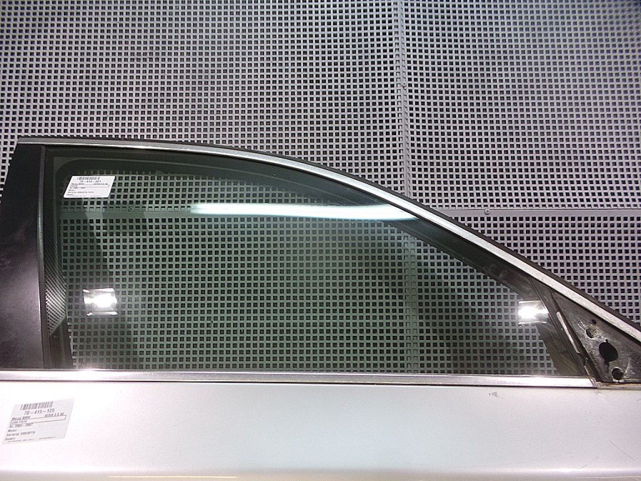 GEAM FATA DREAPTA BMW SERIA 5 E 60 - - (2004 2007)