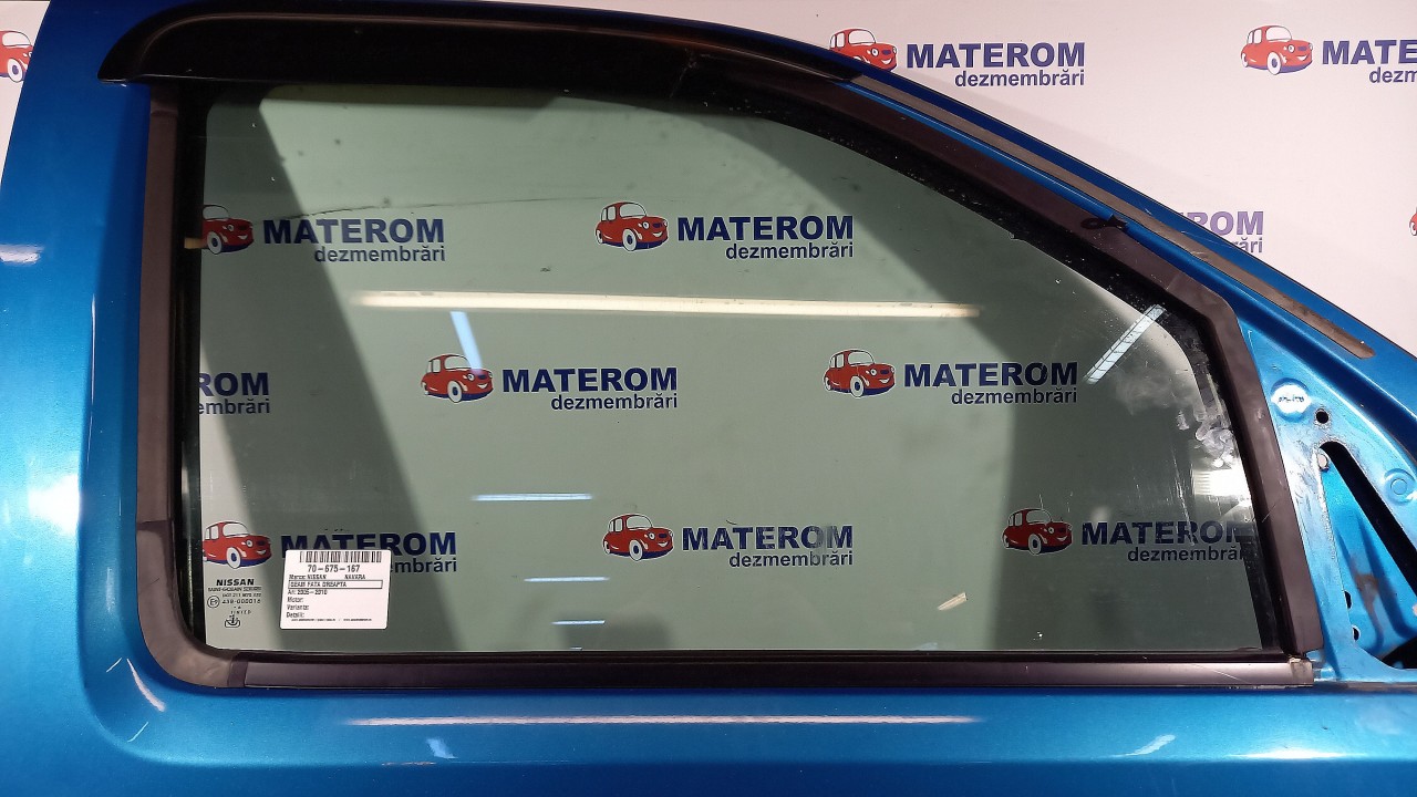 GEAM FATA DREAPTA NISSAN NAVARA - - (2005 2010)