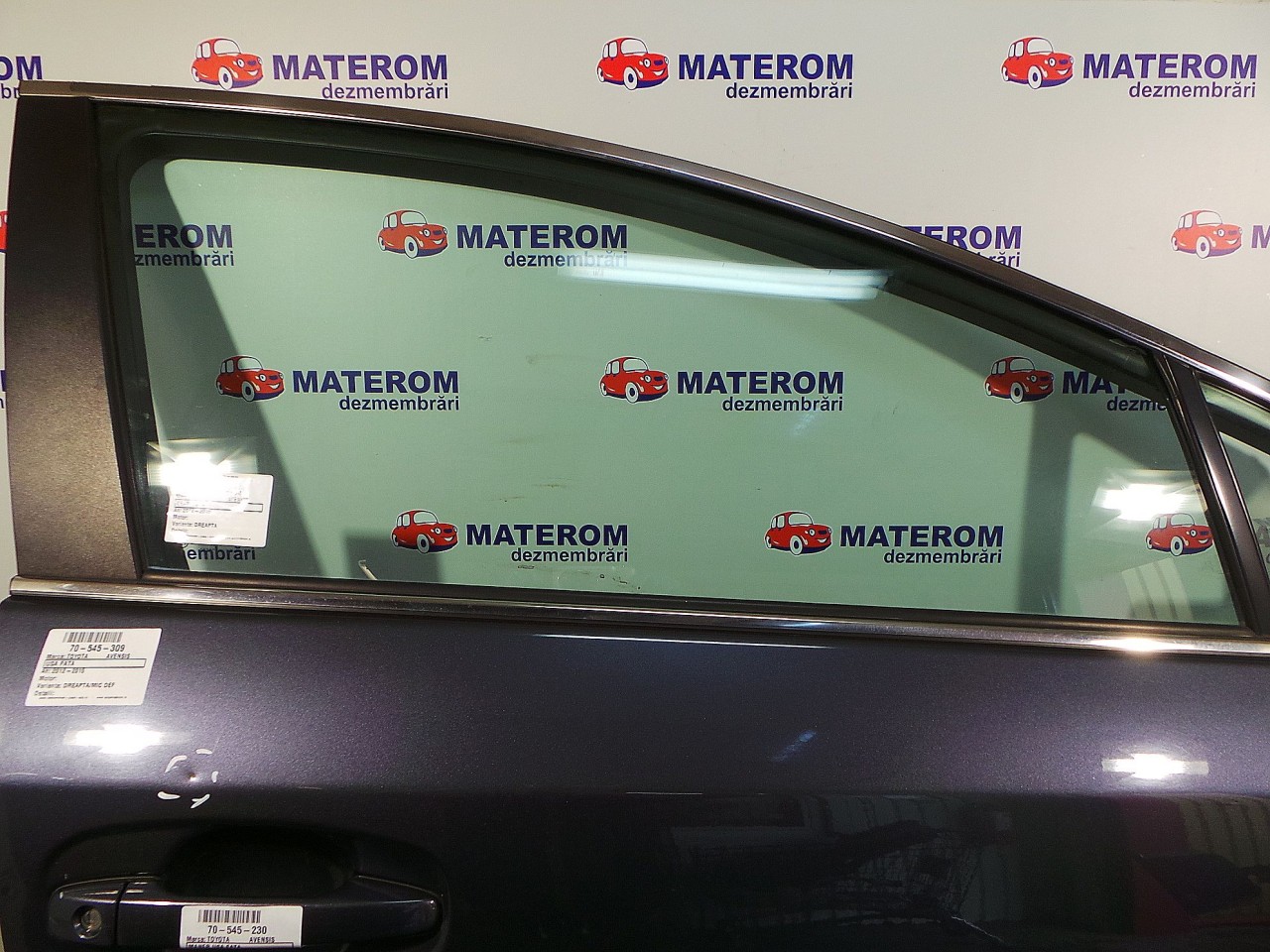 GEAM FATA DREAPTA TOYOTA AVENSIS - - (2012 2015)
