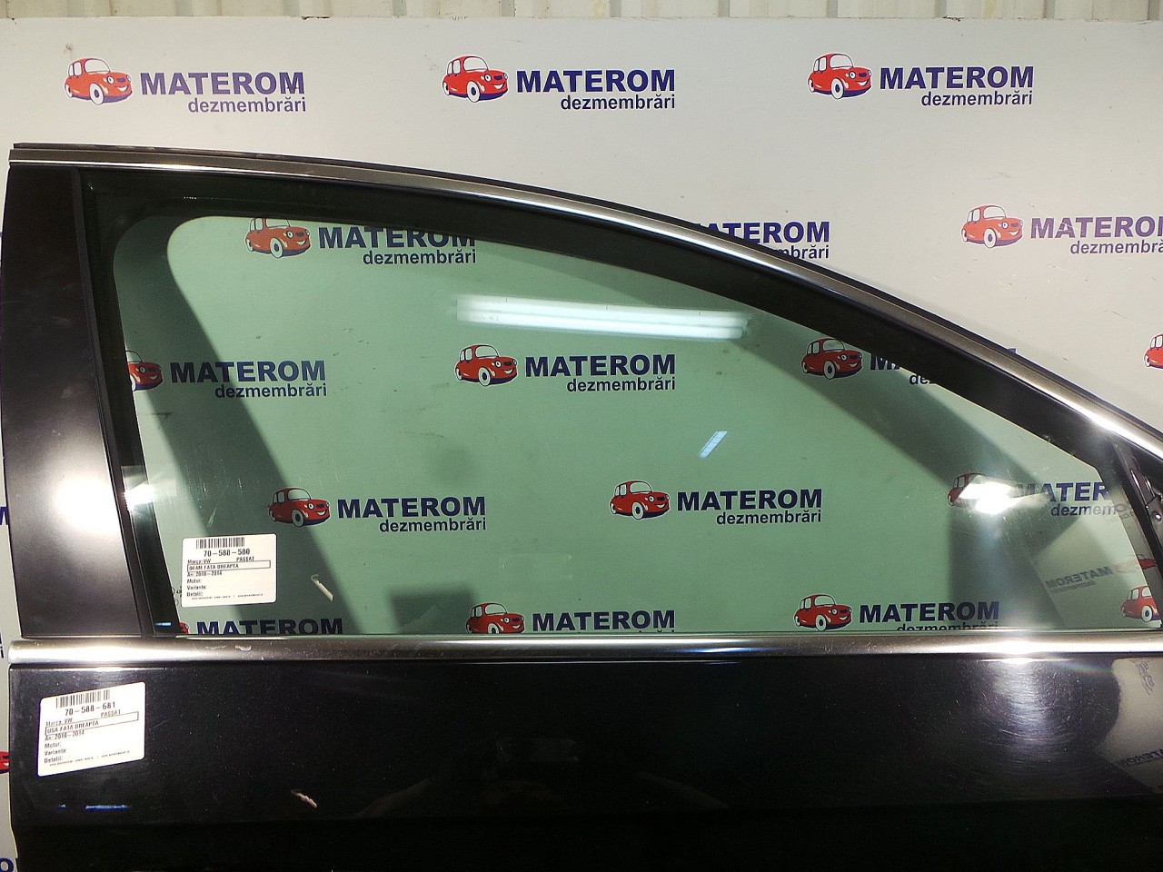 GEAM FATA DREAPTA VW PASSAT - - (2010 2014)