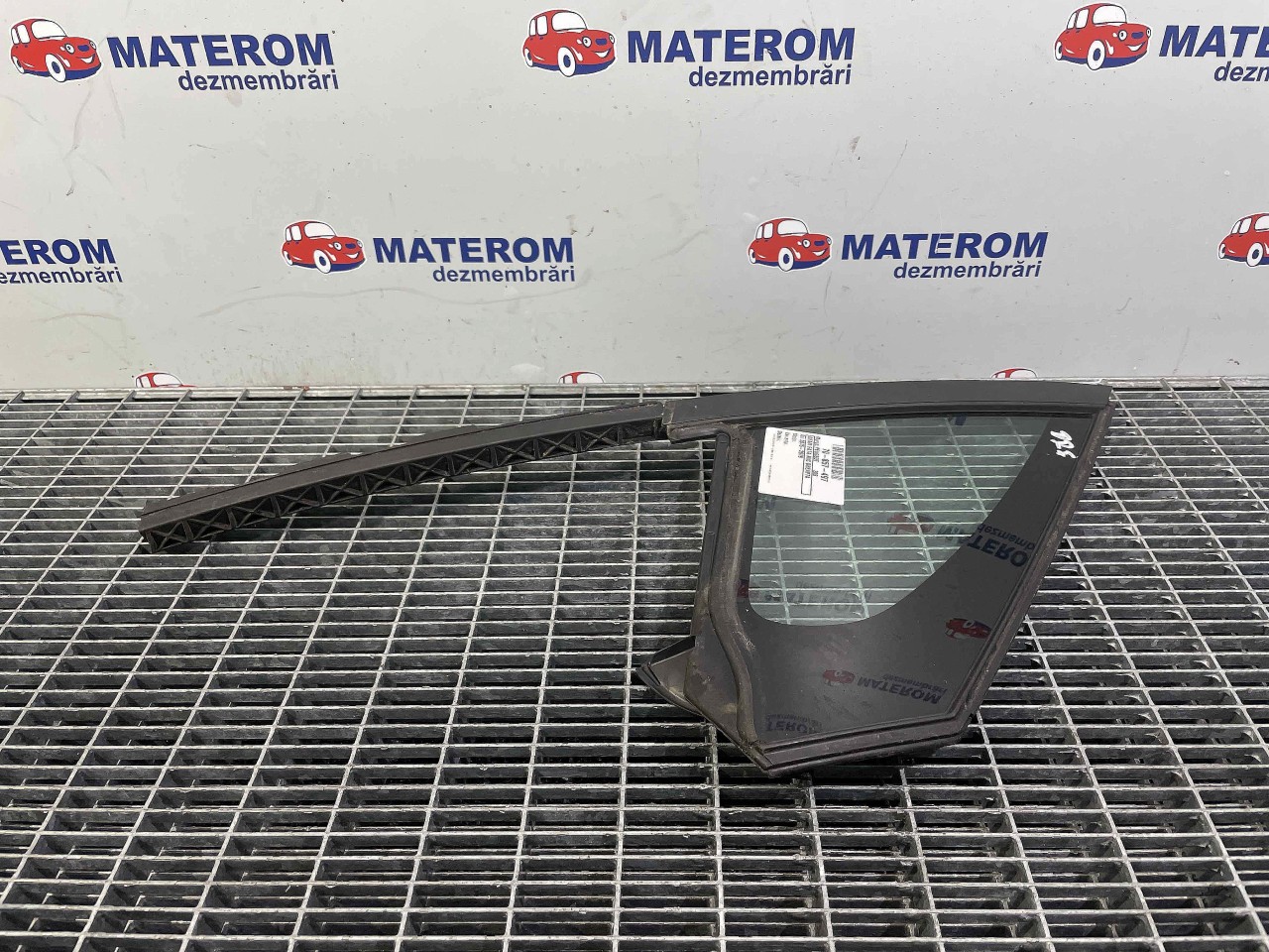 GEAM FATA MIC DREAPTA PEUGEOT 208 208 - - (2015 2019)